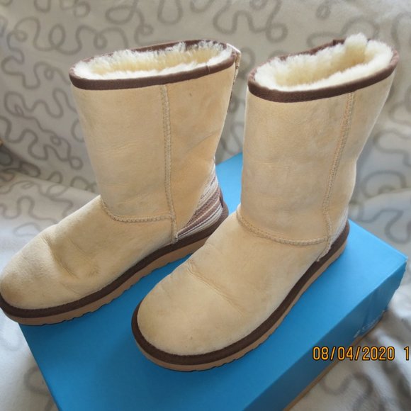 UGG classic short Serape boots - Picture 4 of 12